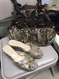 HANDBAGS & SHOES