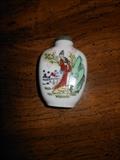 Oriental snuff jar 