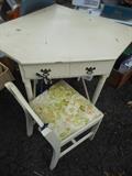 Corner desk/vanity & chair