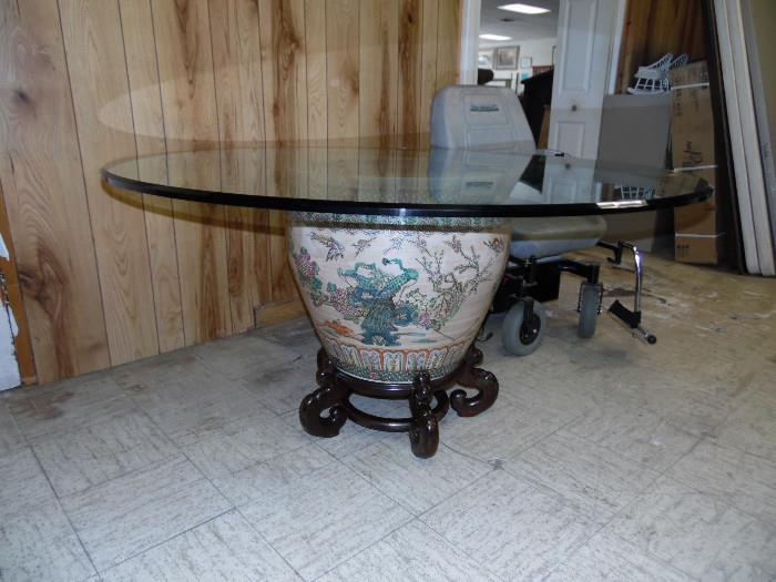 oriental vase table, glass top, 4 chairs