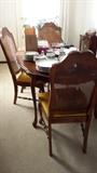 Matching dining room table w/ 4 chairs