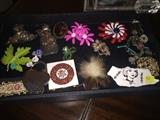 VINTAGE BROOCHES