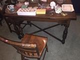 ANTIQUE WALLNUT TABLE ( SIDES RETRACT )