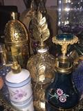VINTAGE COLLECTIBLE PERFUME BOTTLES