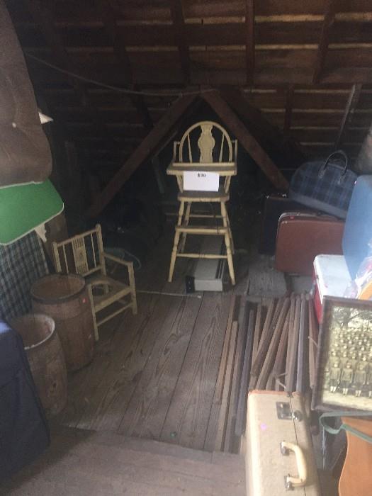 ATTIC ITEMS / BABY SEAT AND BABY POTTY CHAIR