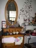 Oval mirror/chest of drawers oak