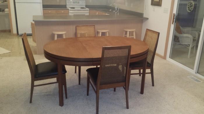 Milo Baughman Dillingham Dining table and 6 chairs