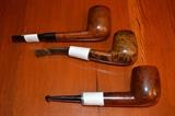 Pipes are:
Ascorti
Chippendale CD
Barontini
Banduntini Granouc 713
Comoys B215
GBO 9436 - 145 - 1706
Pettersons Kapet 1065
Stefano (Israel)
Prince of Whales
GBD 9665
Rainbow GBD