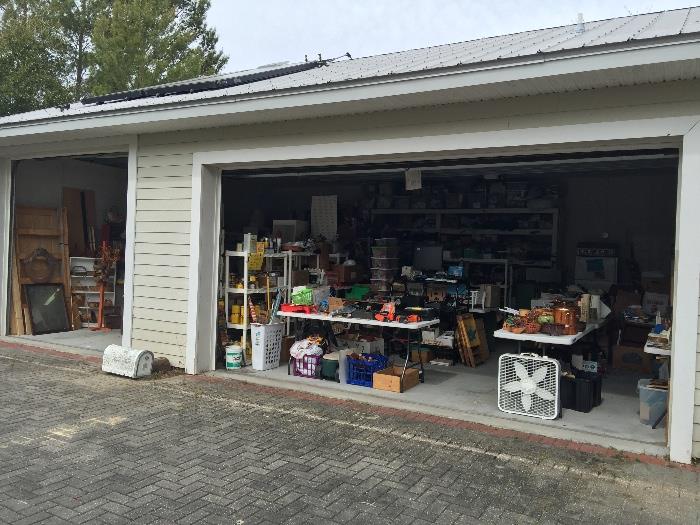 Att: Teachers, crafters, Charities, Antique collectors. this garage is for you
