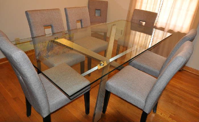 Contemporary Dining Room Table & Chairs