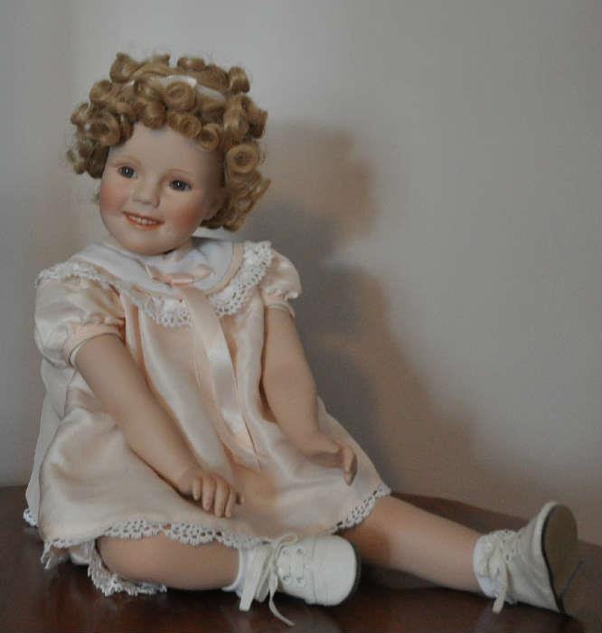 Elke Hutchens,   "Little Miss Shirley Temple"   Doll has box and papers Excellent Condition
