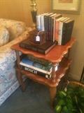 Two-tiered end table 