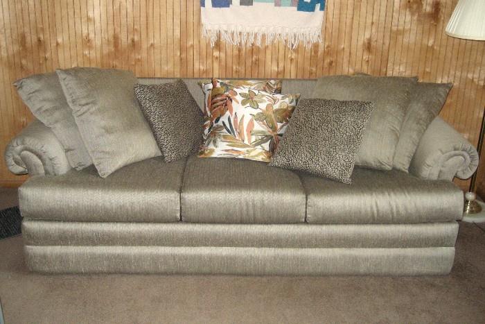 Gorgeous beige Broyhill sleeper sofa in excellent condition!!!