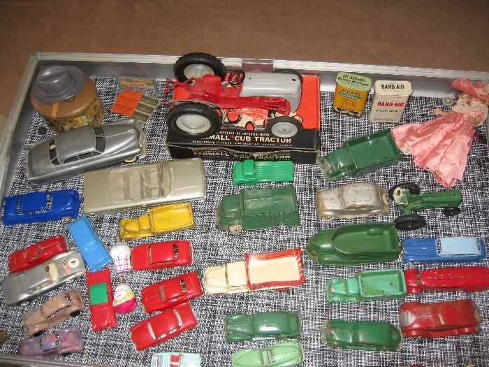 Metal, Plastic & Rubber Toys
