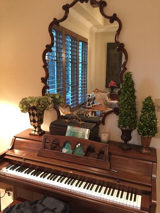 Accessories piano & mirror for sale