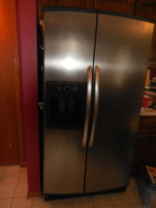 Kenmore Elite Stainless Double Door Fridge. Purchased in 2007. Ice/ Water. Client has extra Ice Water Part.