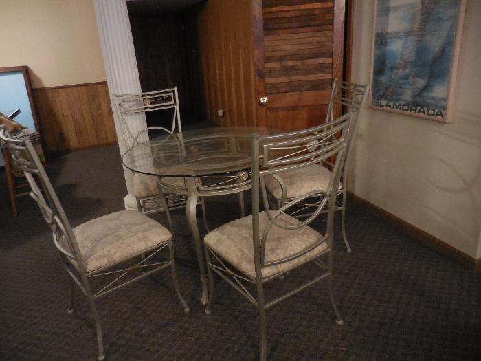 Patio or Kitchen Set. Silver Metal Side Chairs (4). Round Glass Table Top
