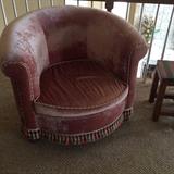 Upholstered circular club chair