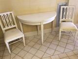 Demi dinning table with 4 chairs