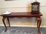 Side table, vintage Sligh mantel clock