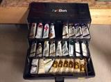Artists' paints