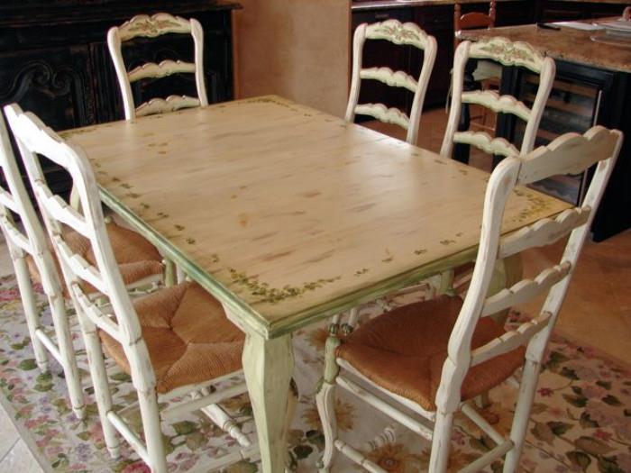 Habersham Wildflowers French Gathering Table with two leaves