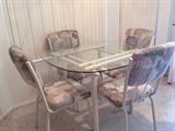 Douglas dinette with 4 chairs