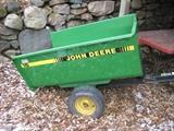 John Deere lawn cart