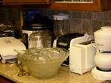 Small kitchen appliances, punch bowl set