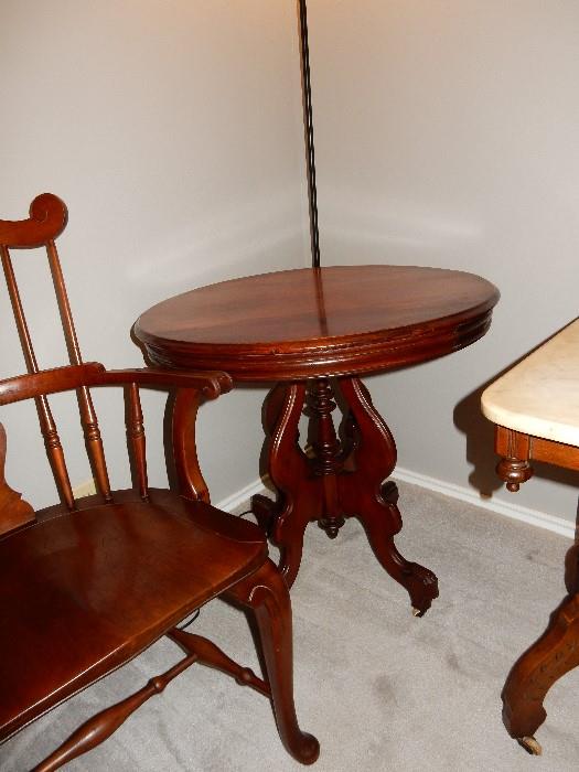 Mahogany Round Lamp Table Antique