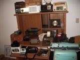 VINTAGE RADIOS - TYPEWRITERS & CAMERAS!!