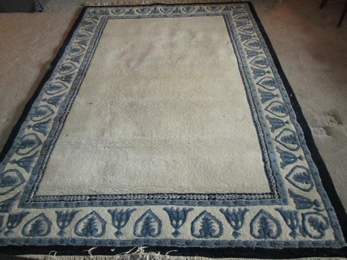 6' x 9' high quality wool area rug