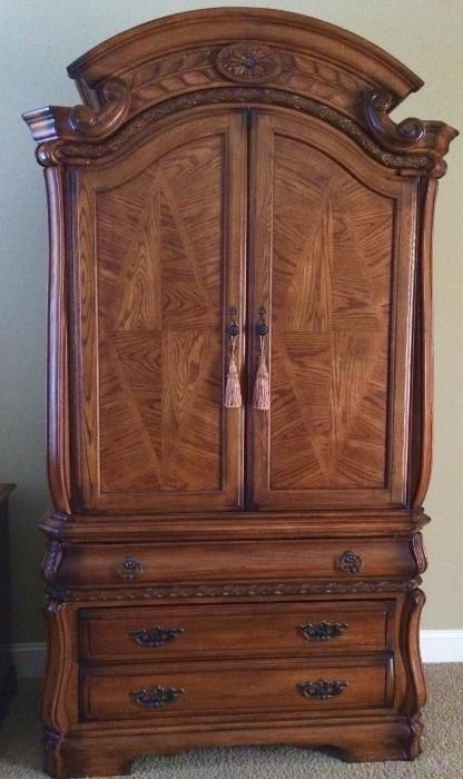 Armoire matching king bedroom suite