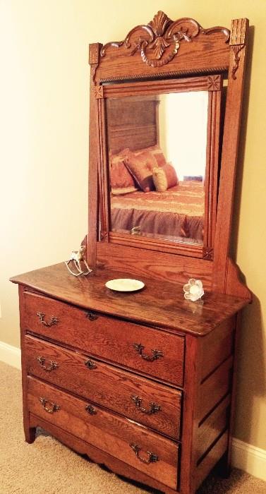 Dresser with mirror that matches oak bedstead