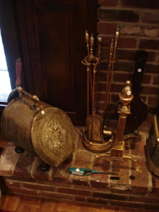 Vintage brass fireplace accessories, including fine old hod/scuttle