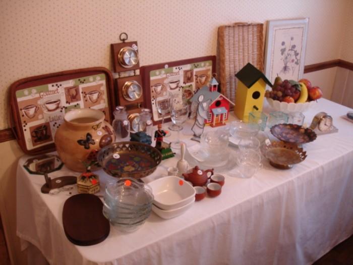 Selection of kitchen items