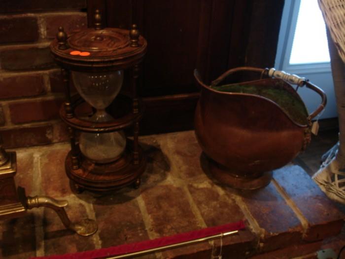 Hourglass, ash bucket