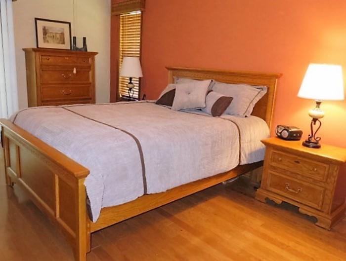 Stanley Furniture Bedroom Suite. Dresser w/Mirror, Night Stands, Chest of Drawers, Queen Size Bedframe,
Mattress & Box Springs