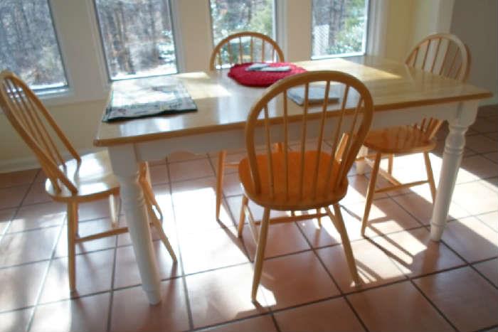 table w/4 chairs