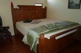 wonderful almost new king bed w/nice mattress