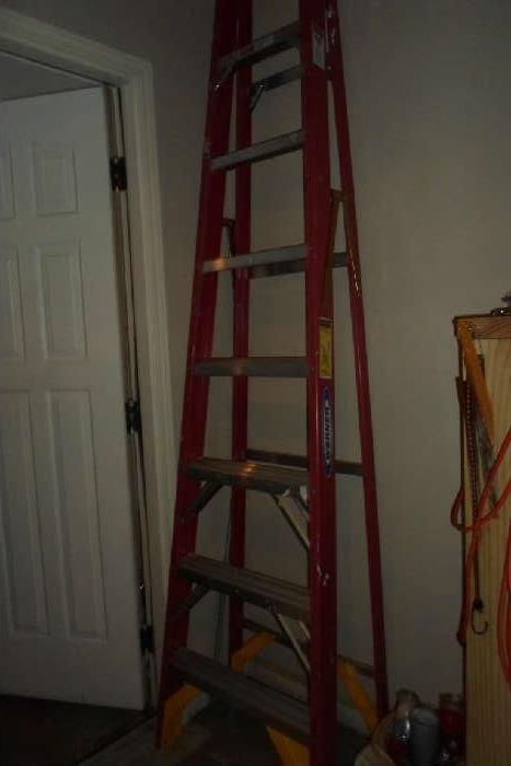 tall fiberglass ladder