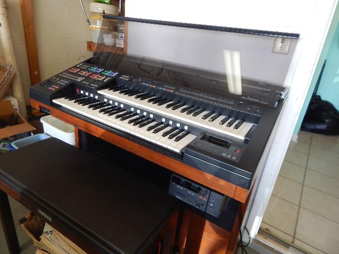 Yamaha Electone HS electric organ