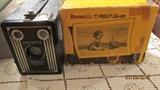 VINTAGE BROWNIE CAMERA