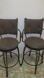 2 BAR STOOLS