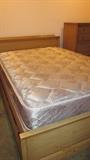 VINTAGE FULL SIZE BED SET