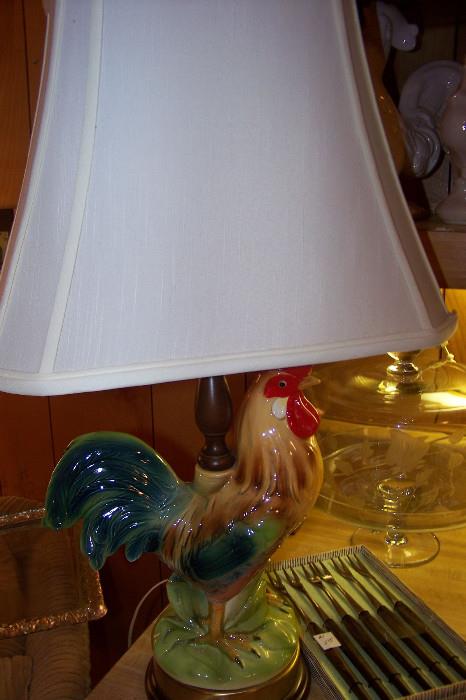 Great looking rooster lamp