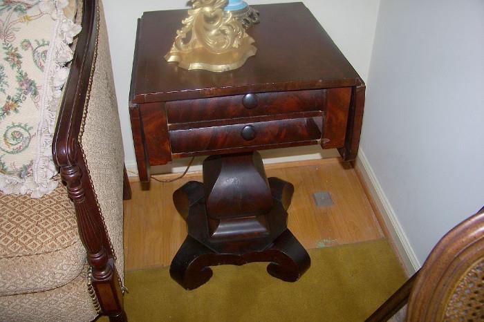 Wonderful mahogany Empire table