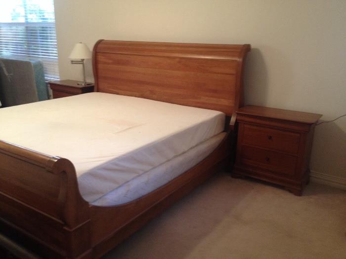 Sleigh bed and 2 matching night stands