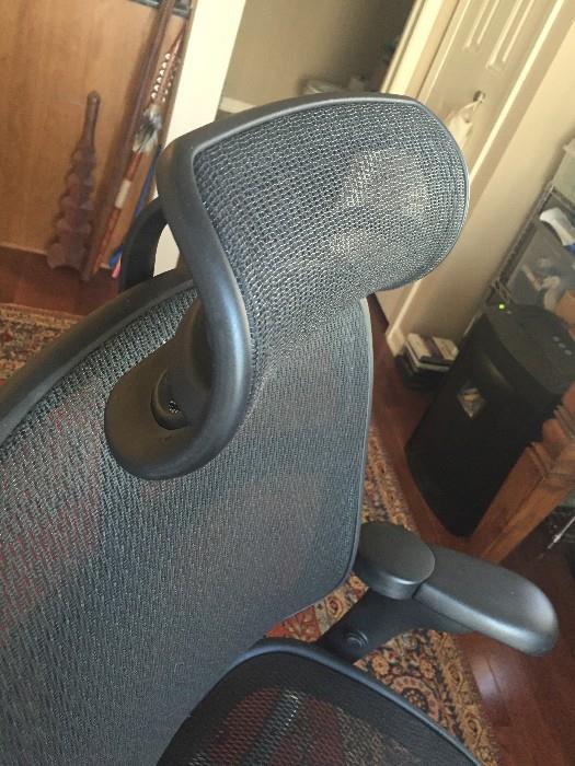 OFFICE CHAIR