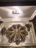 HOBE VINTAGE RHINESTONE BROOCH AND EARRINGS SET